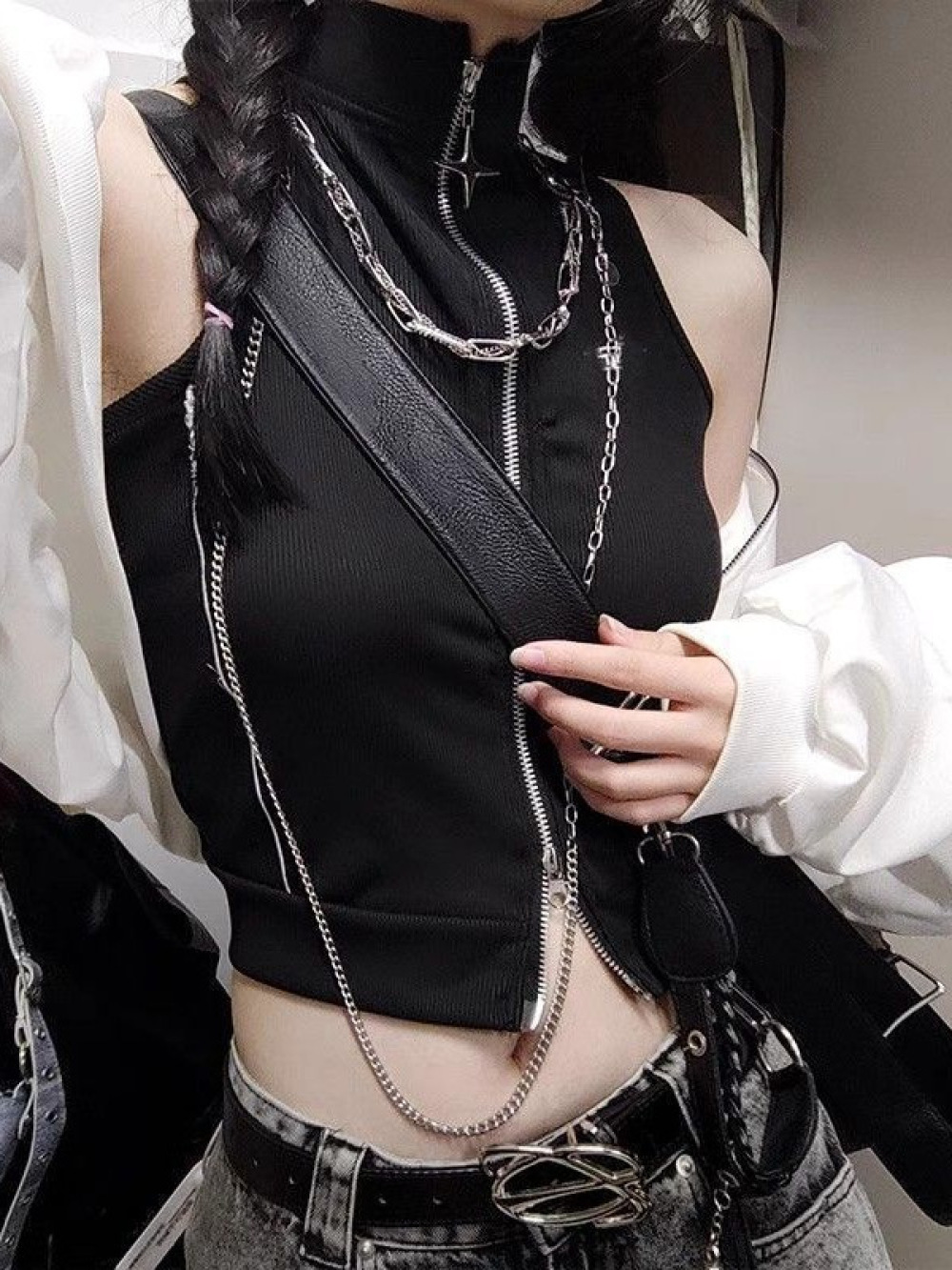 Street Fashion Trends 2026 - Colete Curto Feminino de Verão 2026: